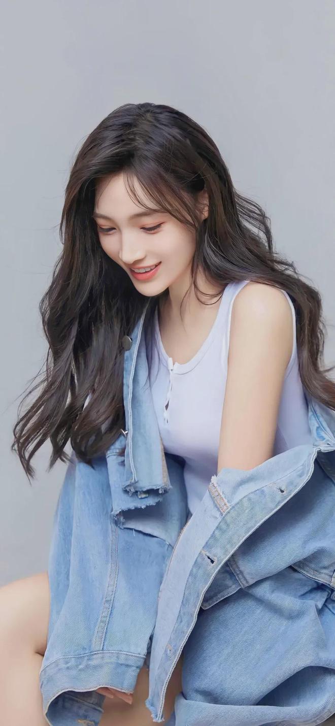 女班长自愿扒开腿让我